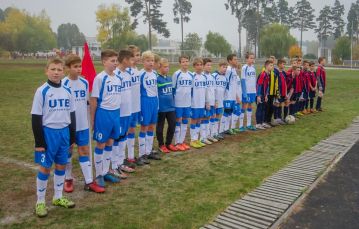 Корпорация "Укртрансбуд" поддержала детскую команду,  подарив качественную футбольную форму