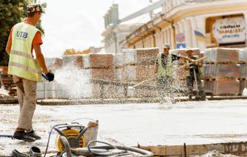 Renovation of Red Square paving in Chernihiv